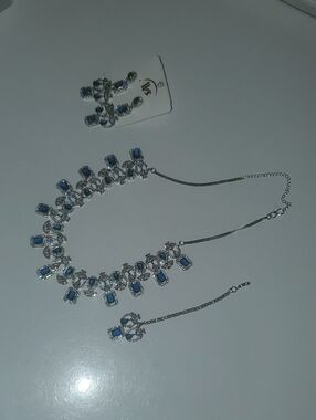 Vintage-Style Blue Crystal Statement Necklace & Earrings Set